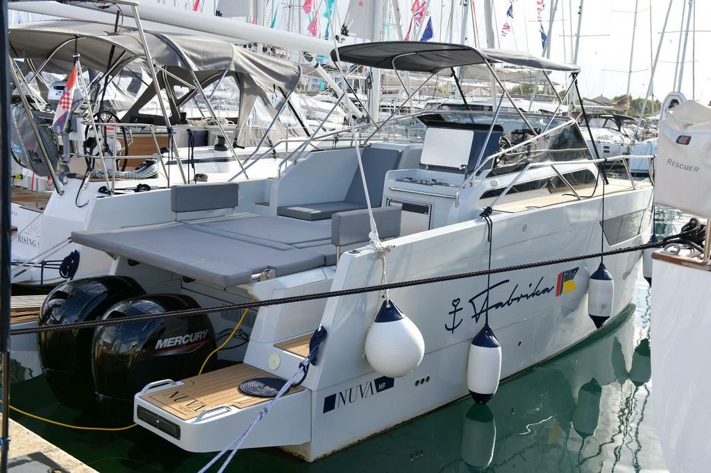 Luka Nižetić na svom novom brodu - 2