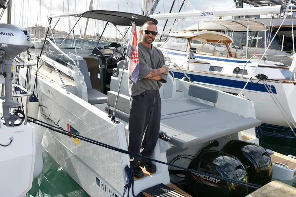 Luka Nižetić na svom novom brodu - 5