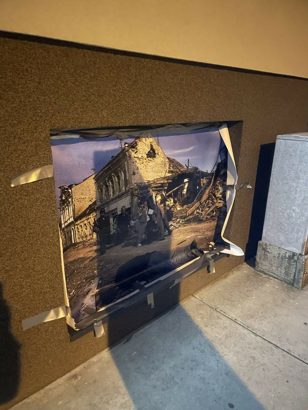 BBB-ovci u Vukovaru zalijepili slike četnika