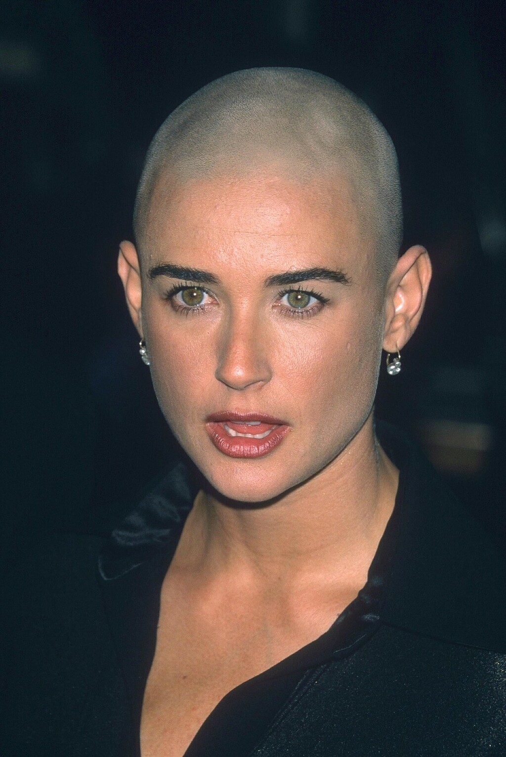 Demi Moore s obrijanom glavom 1996. godine