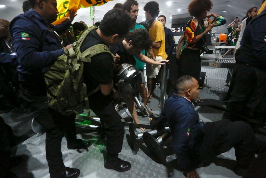 Prosvjednici upali na COP30 i sukobili se s osiguranjem - 1