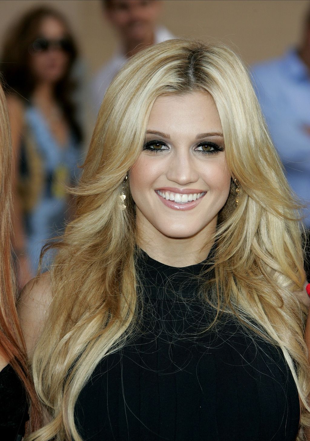 Ashley Roberts - 13