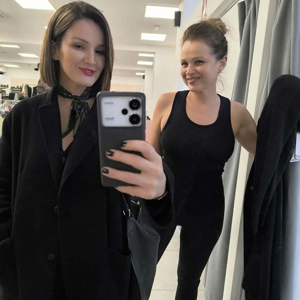 Sandra Bagarić sa sestrom - 1