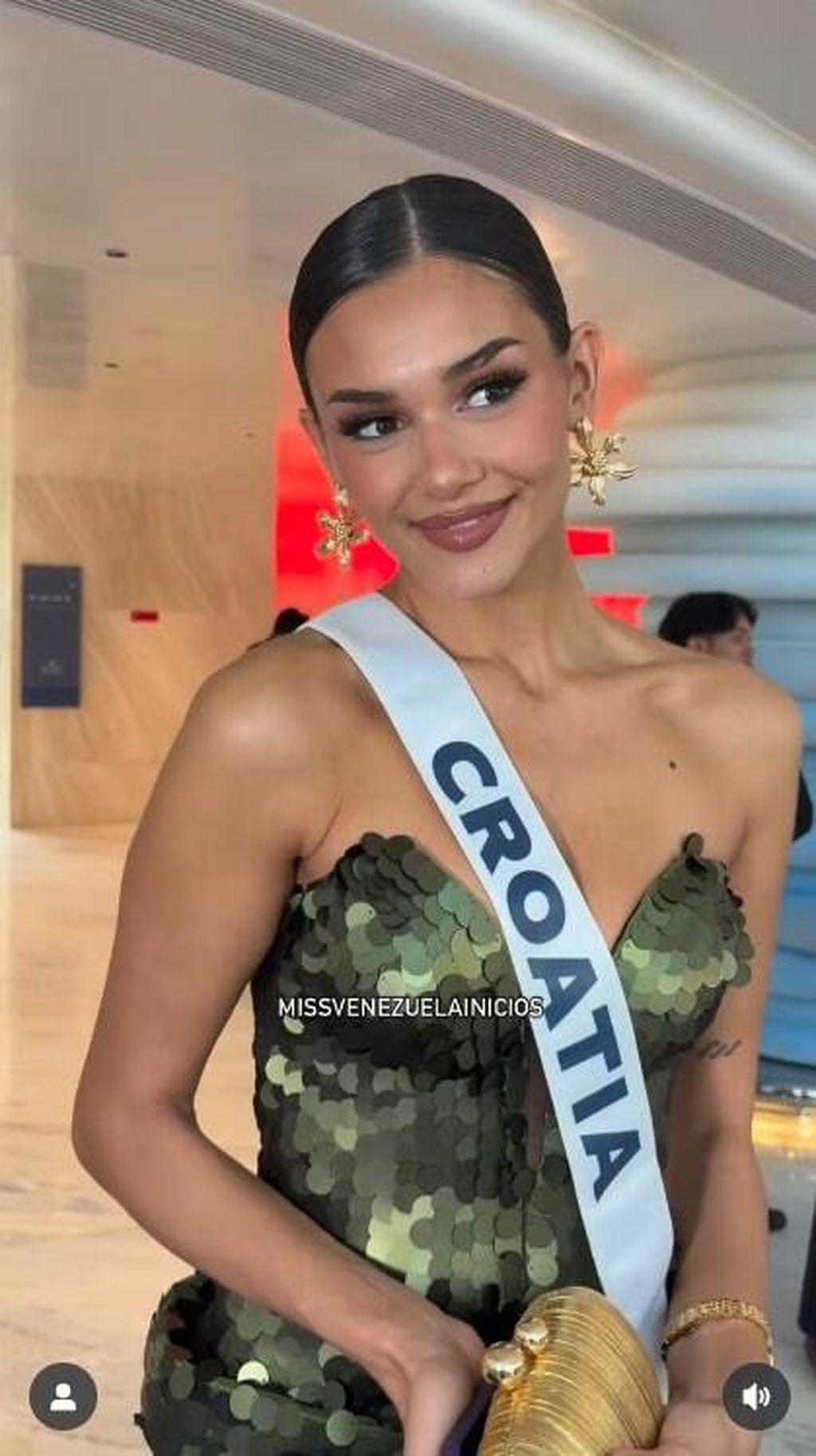 Laura Gnjatović - 1