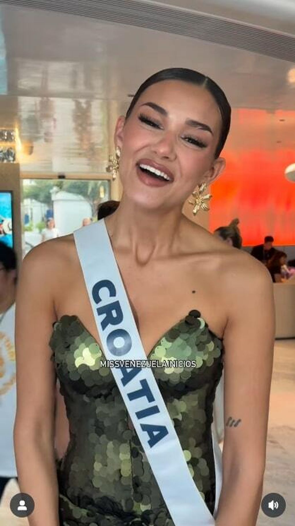 Laura Gnjatović - 4