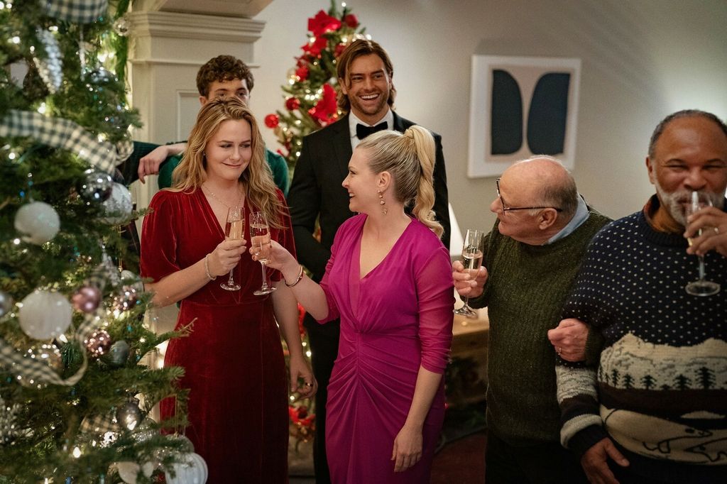 A Merry Little Ex-Mas - 2