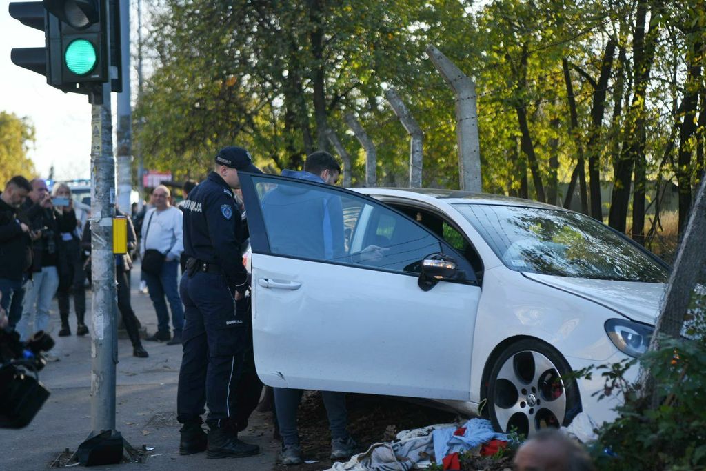 Automobil uletio među ljude u Beogradu - 1