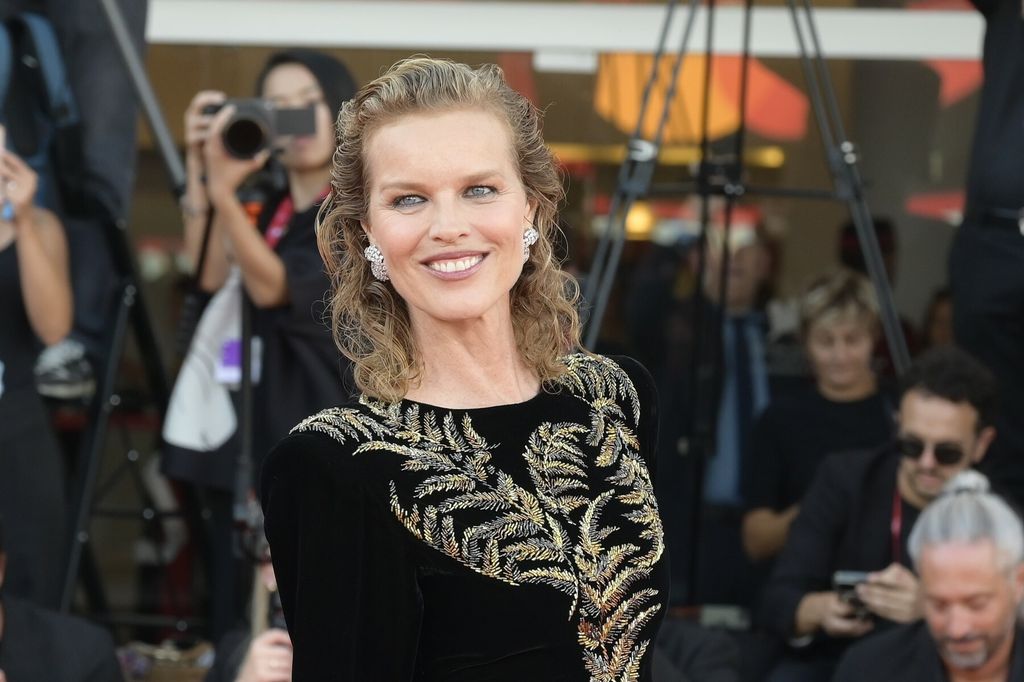 Eva Herzigova - 15
