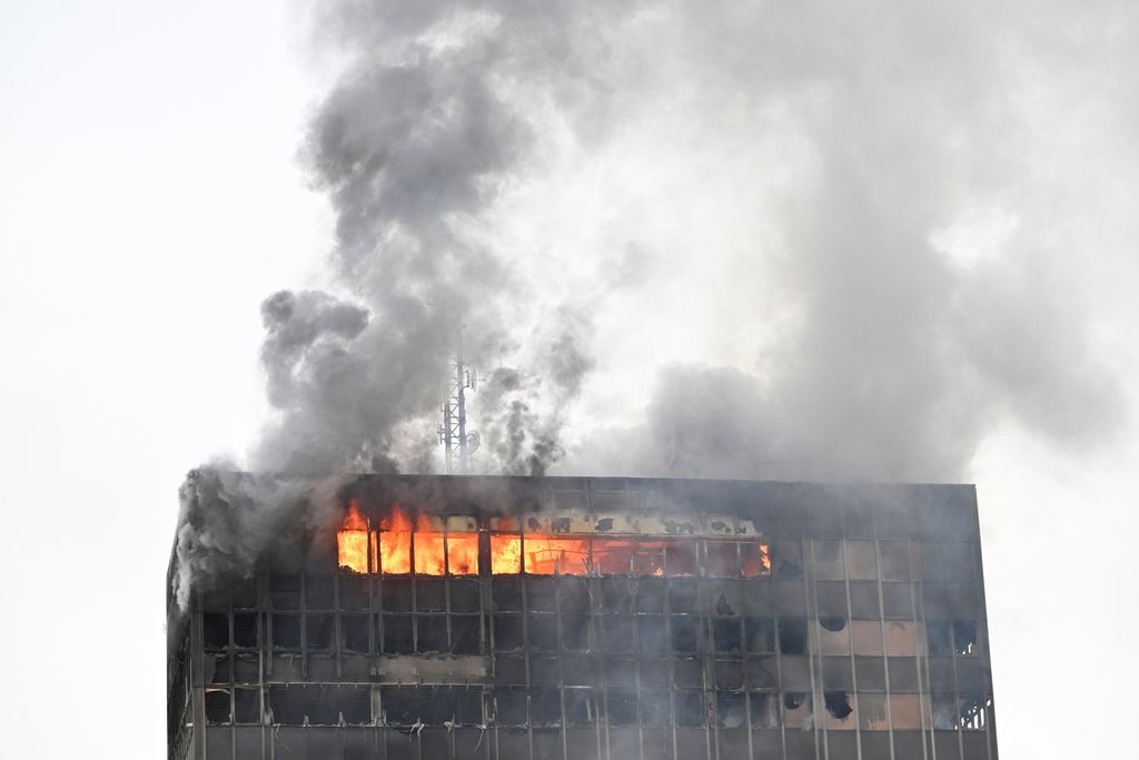 Gašenje neobodera Vjesnika još traje - 4