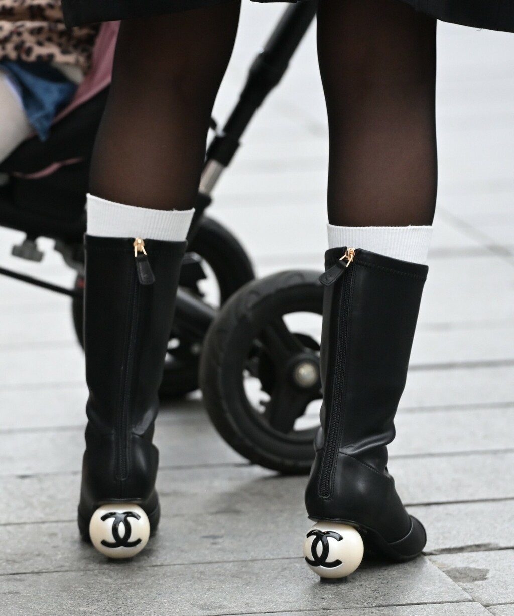 Čizme modne kuće Chanel na zagrebačkoj špici