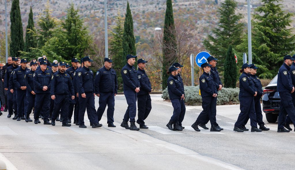 Sprovod policajca Željka Perišića