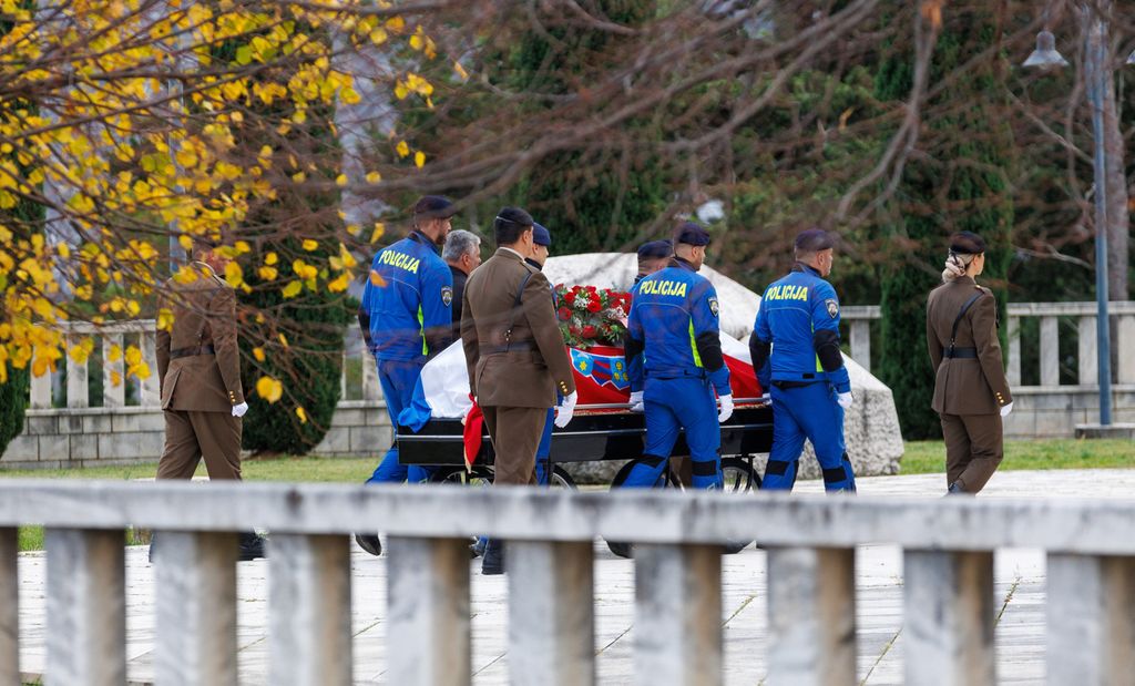 Sprovod policajca Željka Perišića