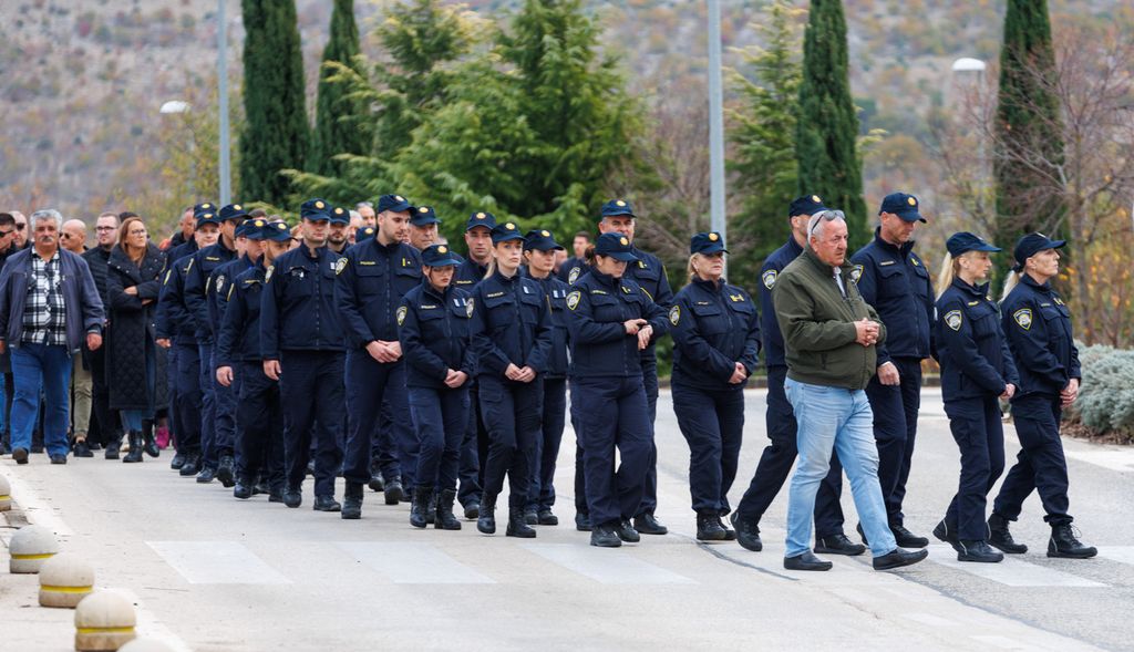 Sprovod policajca Željka Perišića
