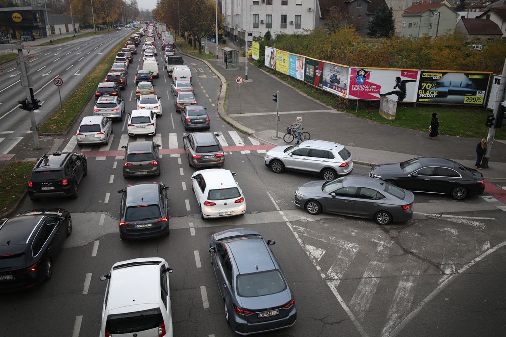 Gužva u Zagrebu na križanju Selske i Zagrebačke avenije - 11