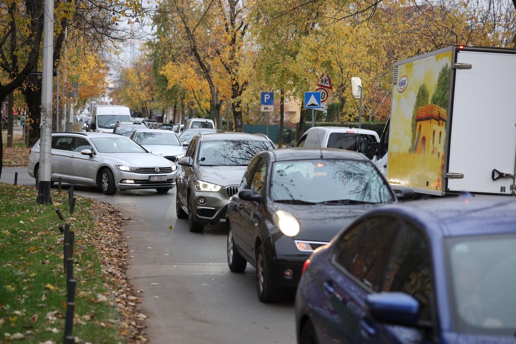 Gužva u Zagrebu na križanju Selske i Zagrebačke avenije - 11