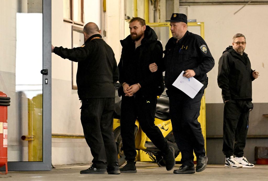 Privođenje uhićenih povezanih sa slučajem bolnice u Jankomiru - 1