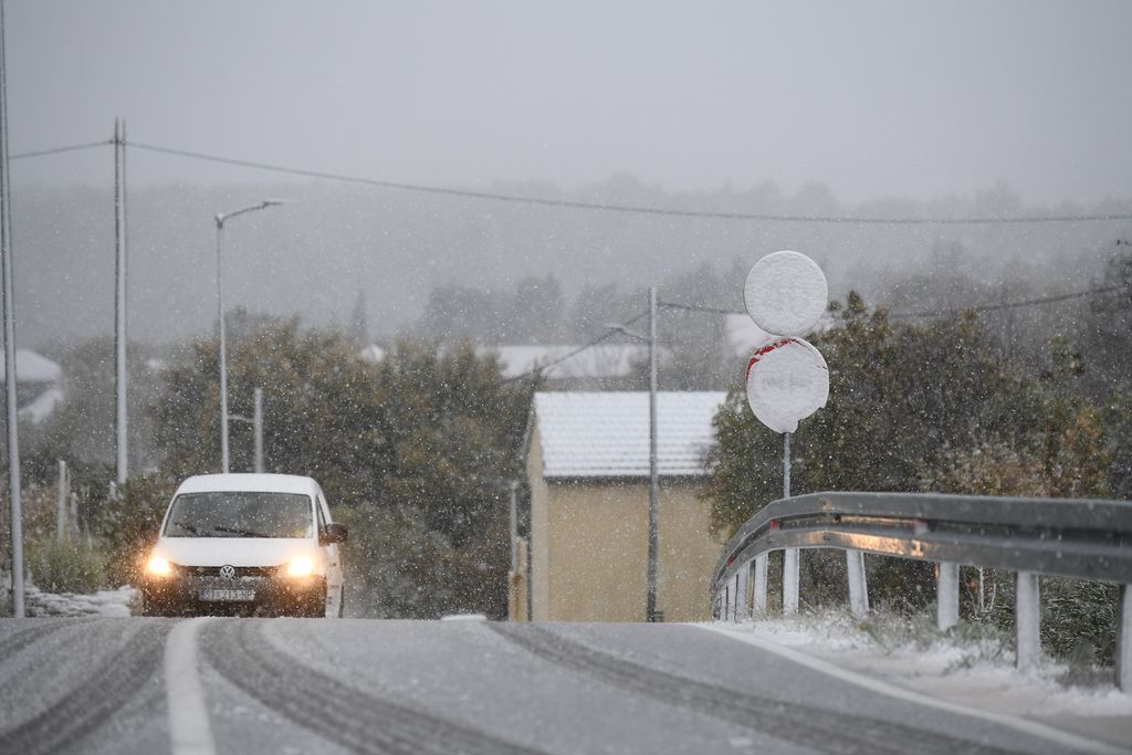 Snijeg u unutrašnjosti Dalmacije