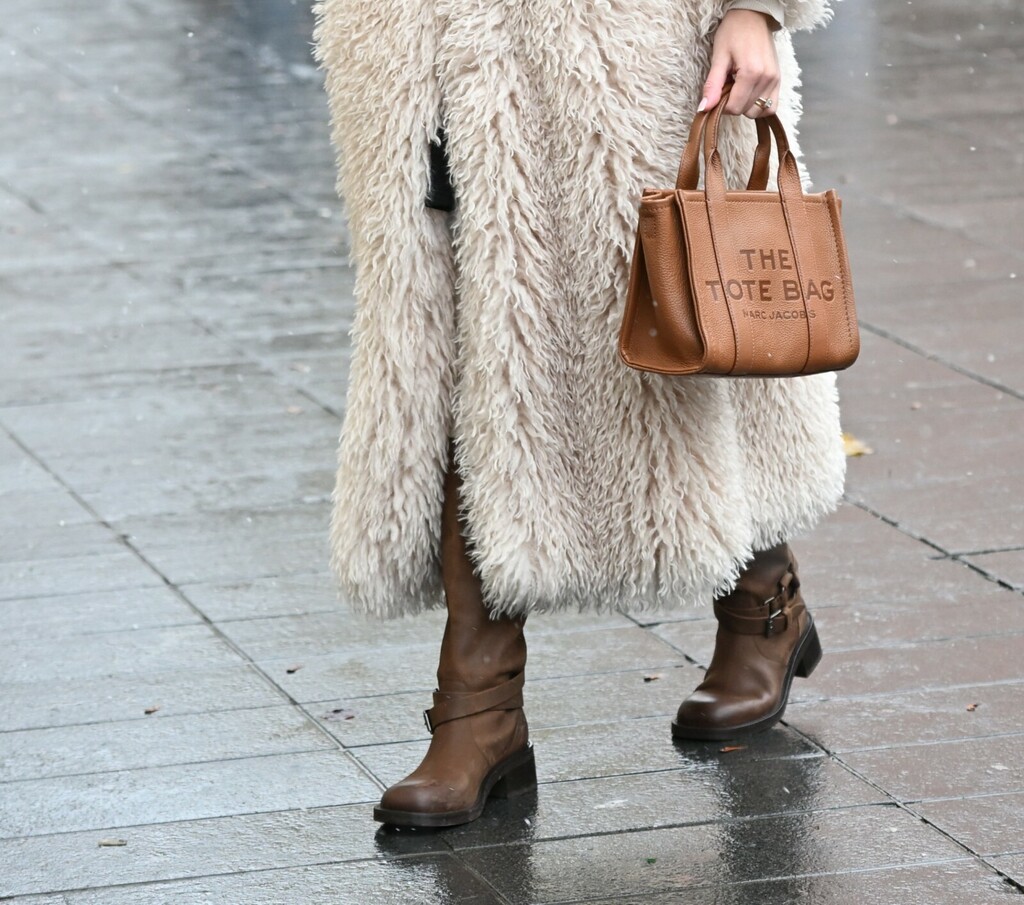 Ulična moda predimenzionirani kaput od umjetnog krzna Zagreb - 4