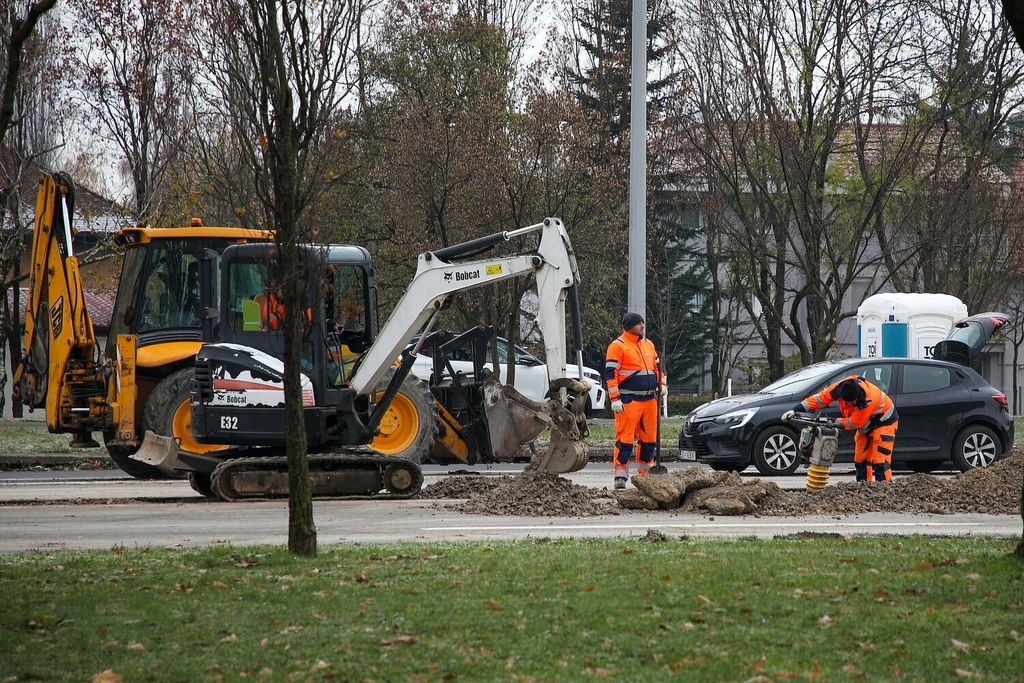 Radovi na privremenom prometnom rješenju kraj zgrade Vijesnika - 4