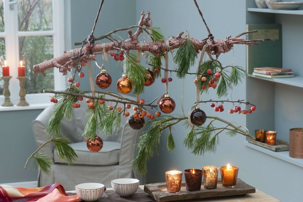 Ukrašavanje doma za Božić smeđim detaljima