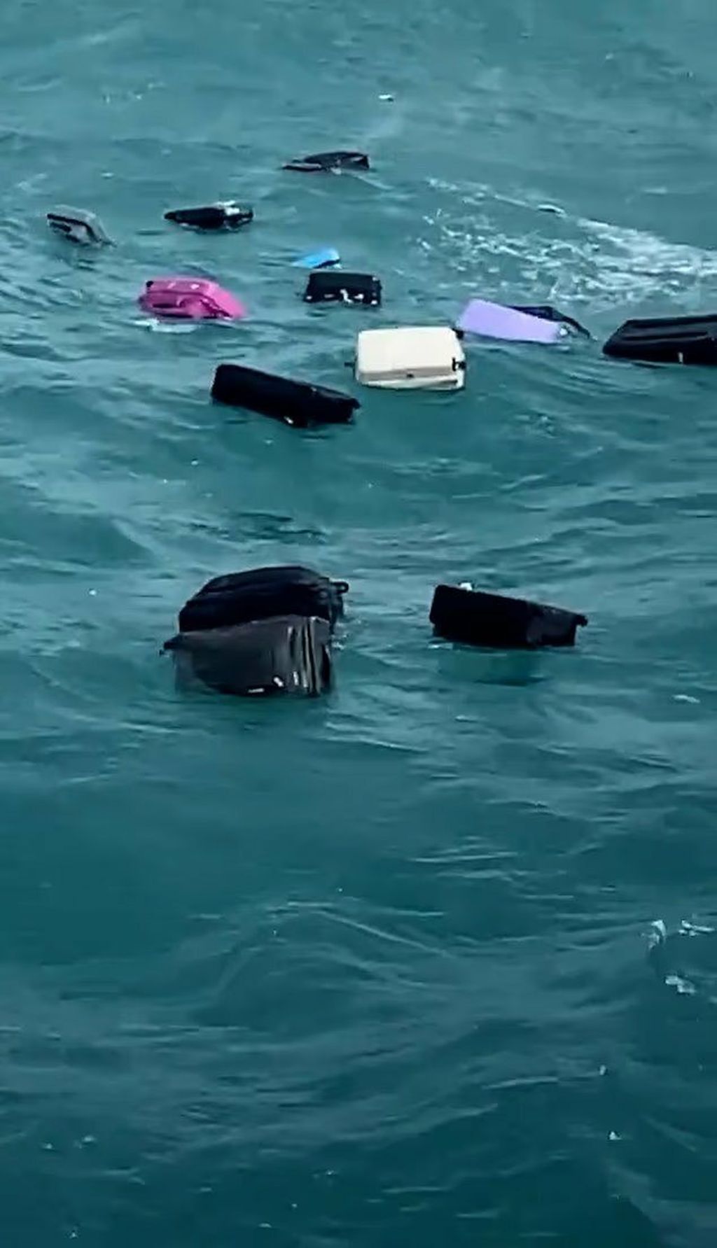 Prtljaga s broda završila u moru