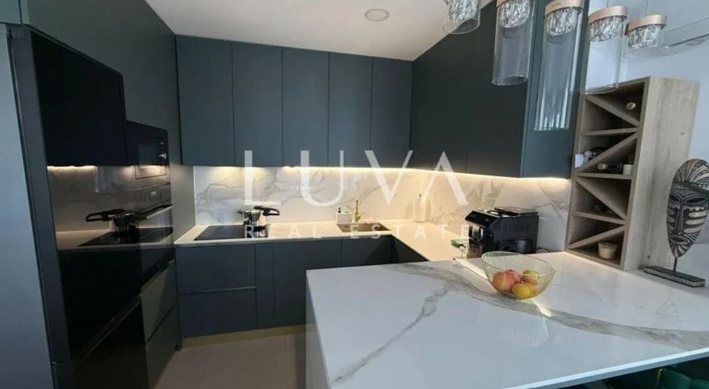 Moderan luksuz i udobnost svakodnevnog života u srcu Botinca - 9