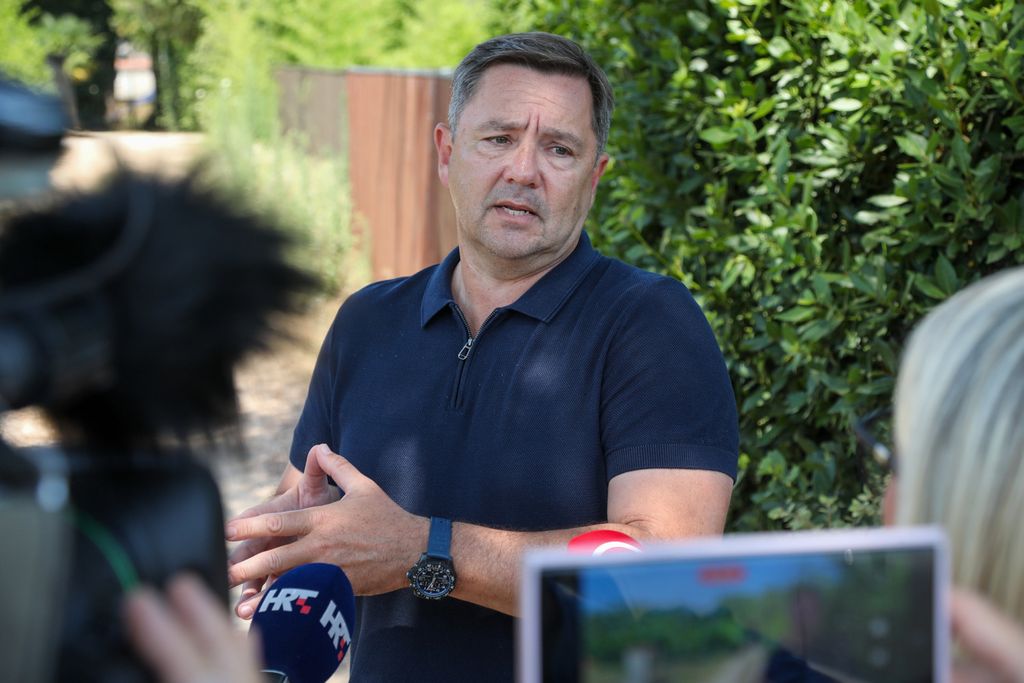 Andrija Mikulić - 6