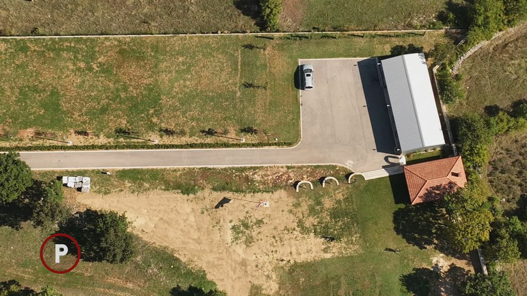 Marko Perković Thompson u rodnim Čavoglavama ima dva ilegalna objekta