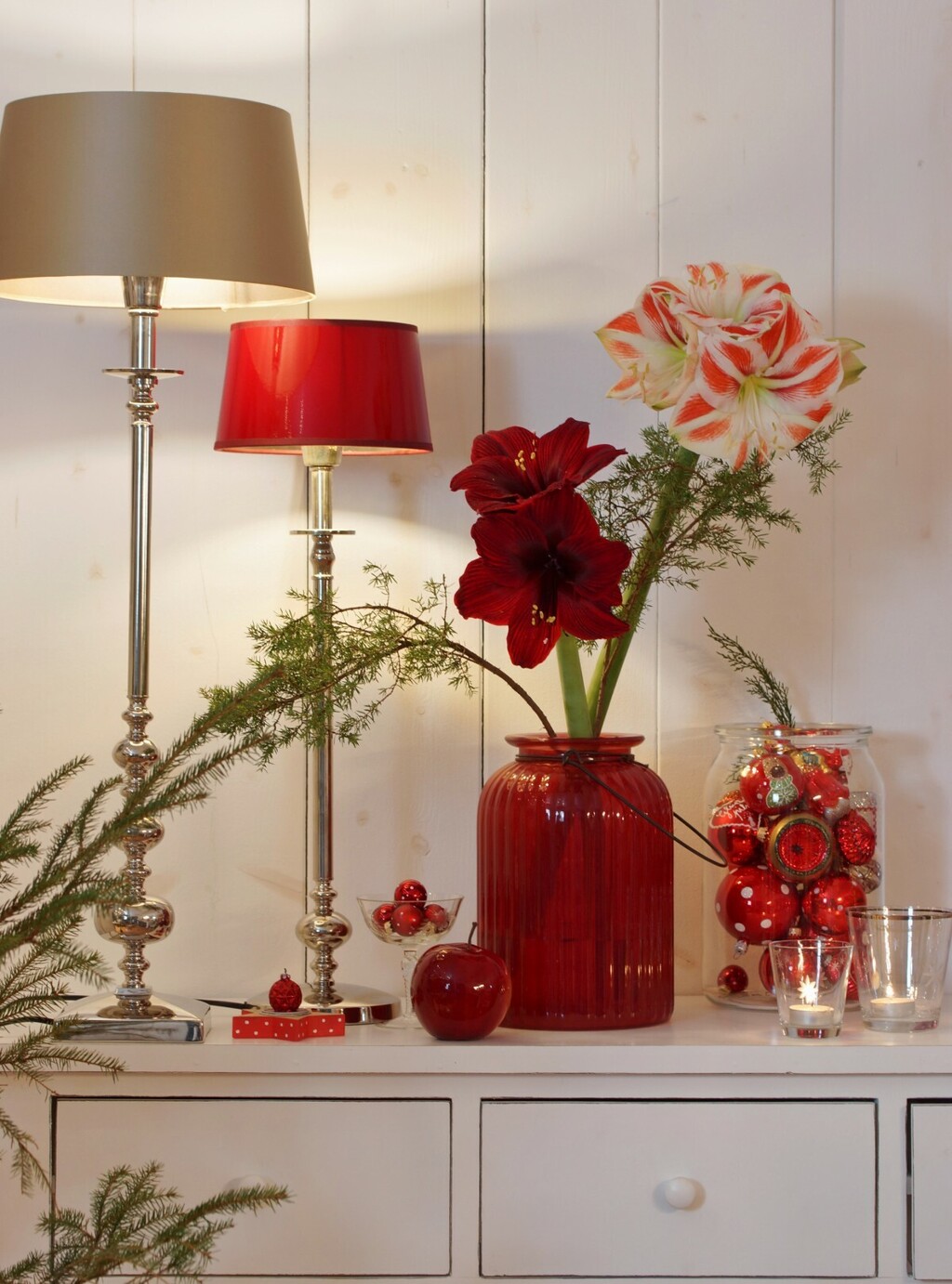 Veličanstveni amarilis krasi mnoge domove u blagdansko vrijeme