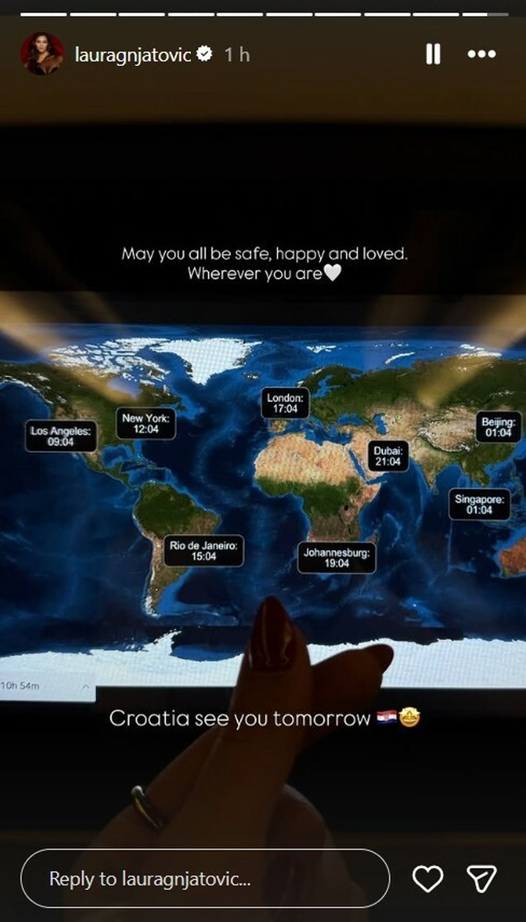 Laura Gnjatović na Instagramu