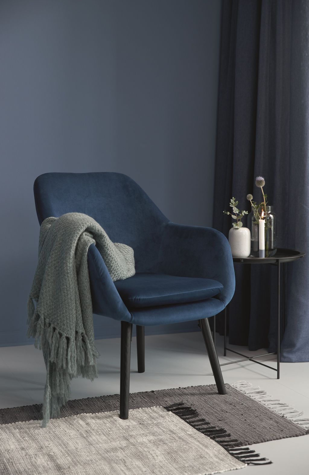 Fotelja od velura - UDSBJERG tamnoplava 999 kn