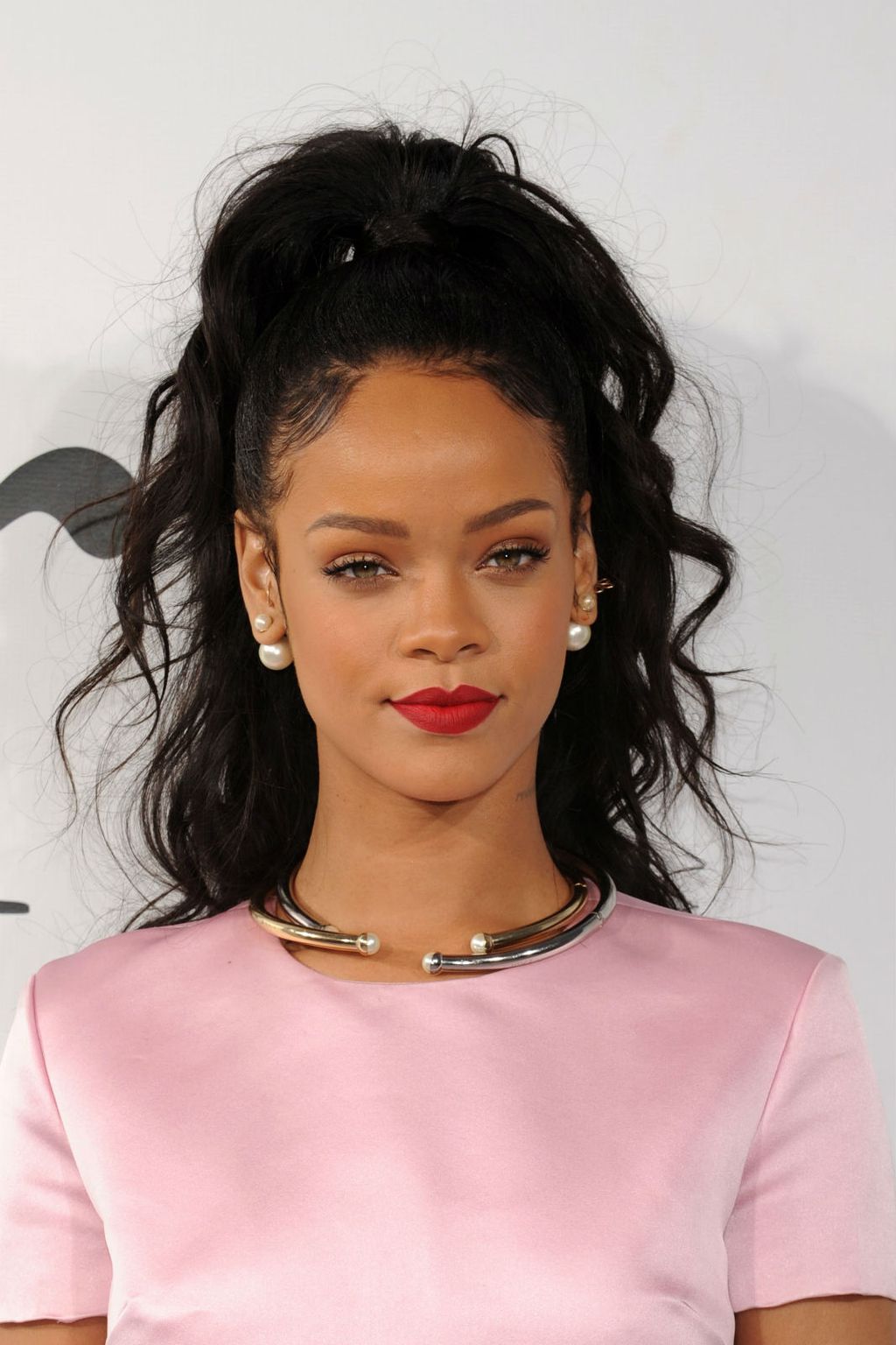 Rihanna nosi visoki rep (Foto: Getty Images)