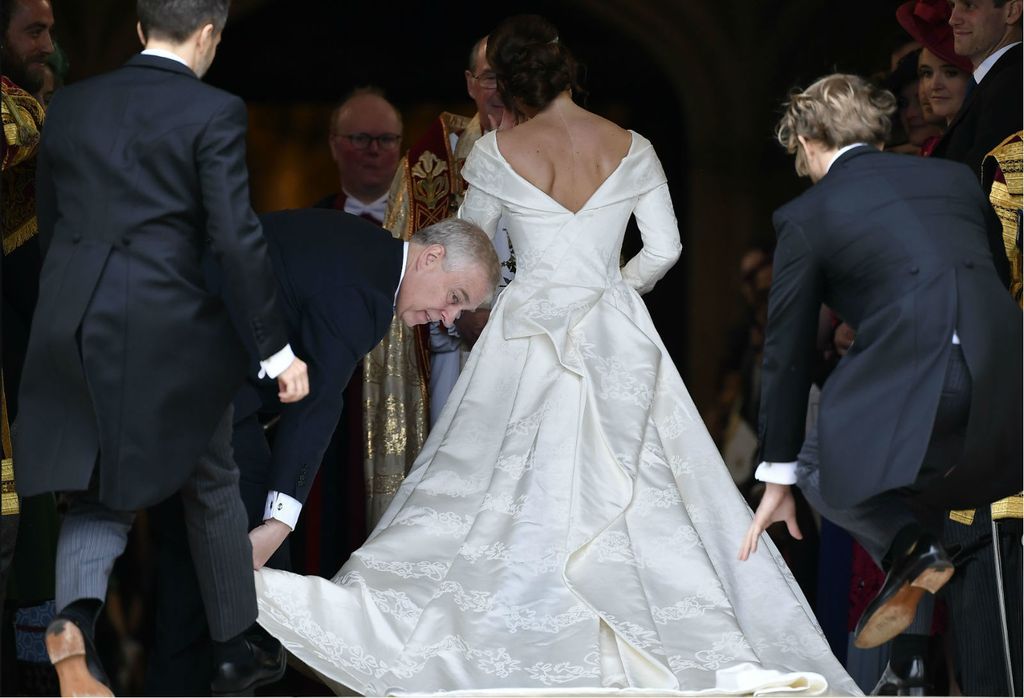 Prizor s kraljevskog vjenčanja zbog kojeg se priča o kumi mladenke, princezi Beatrice - 9