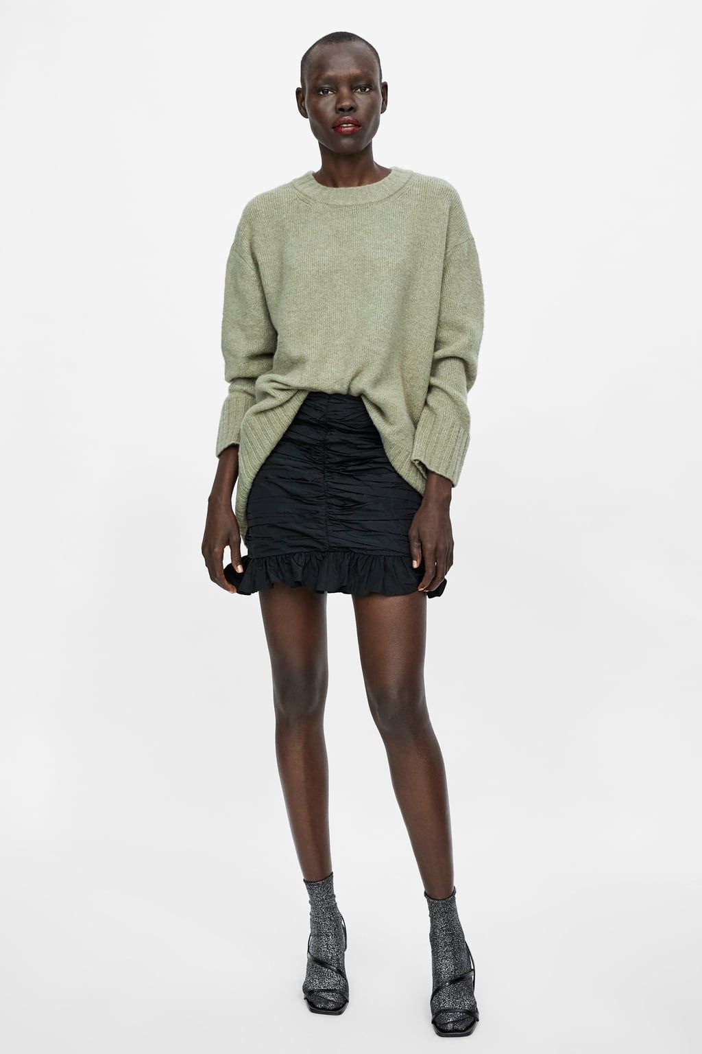 Zara široki džemper od 119,90 kuna (Foto: Zara)