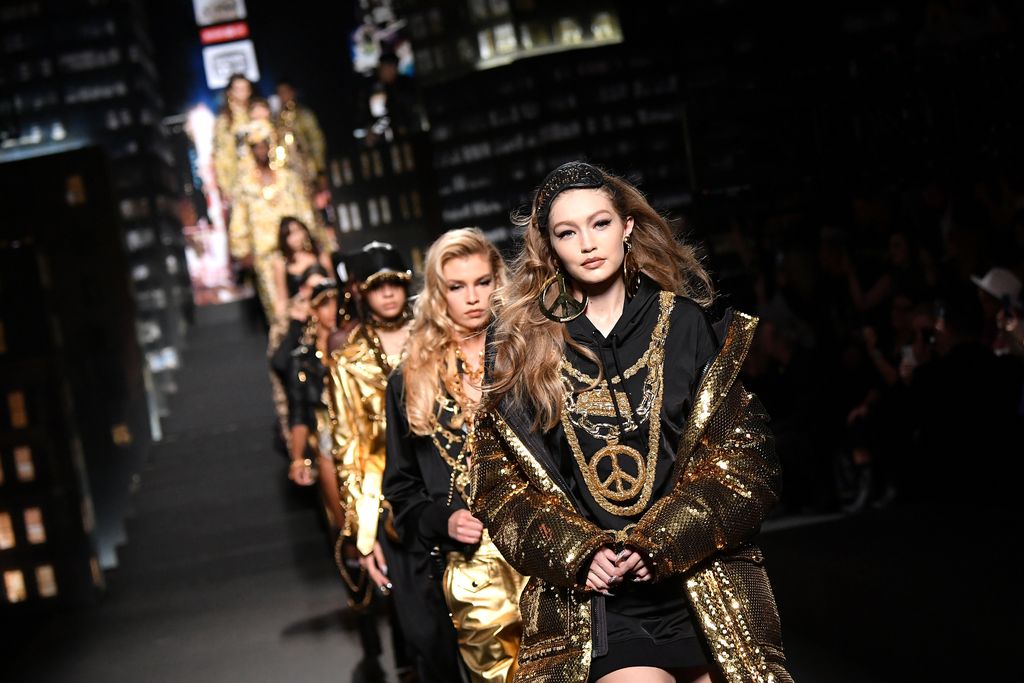 Moschino (Foto: Mike Coppola / GETTY IMAGES NORTH AMERICA / AFP)