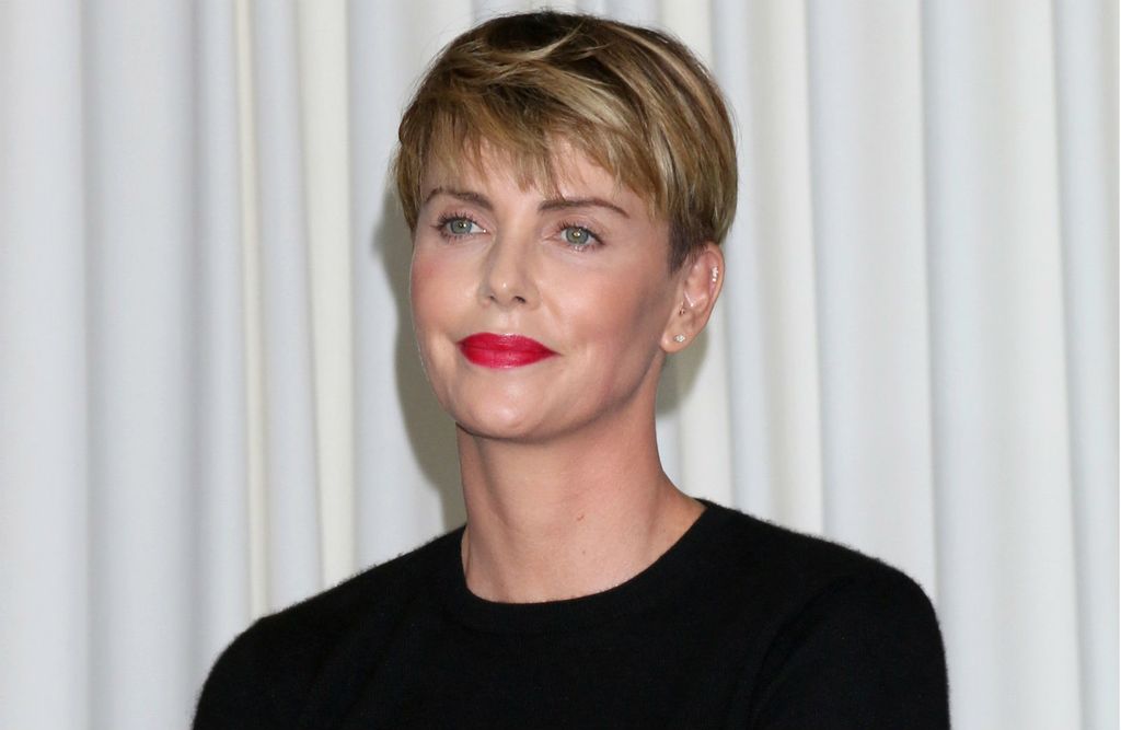 Charlize Theron u štiklama koje bi mnoge žene samo zaobišle u trgovini - 2