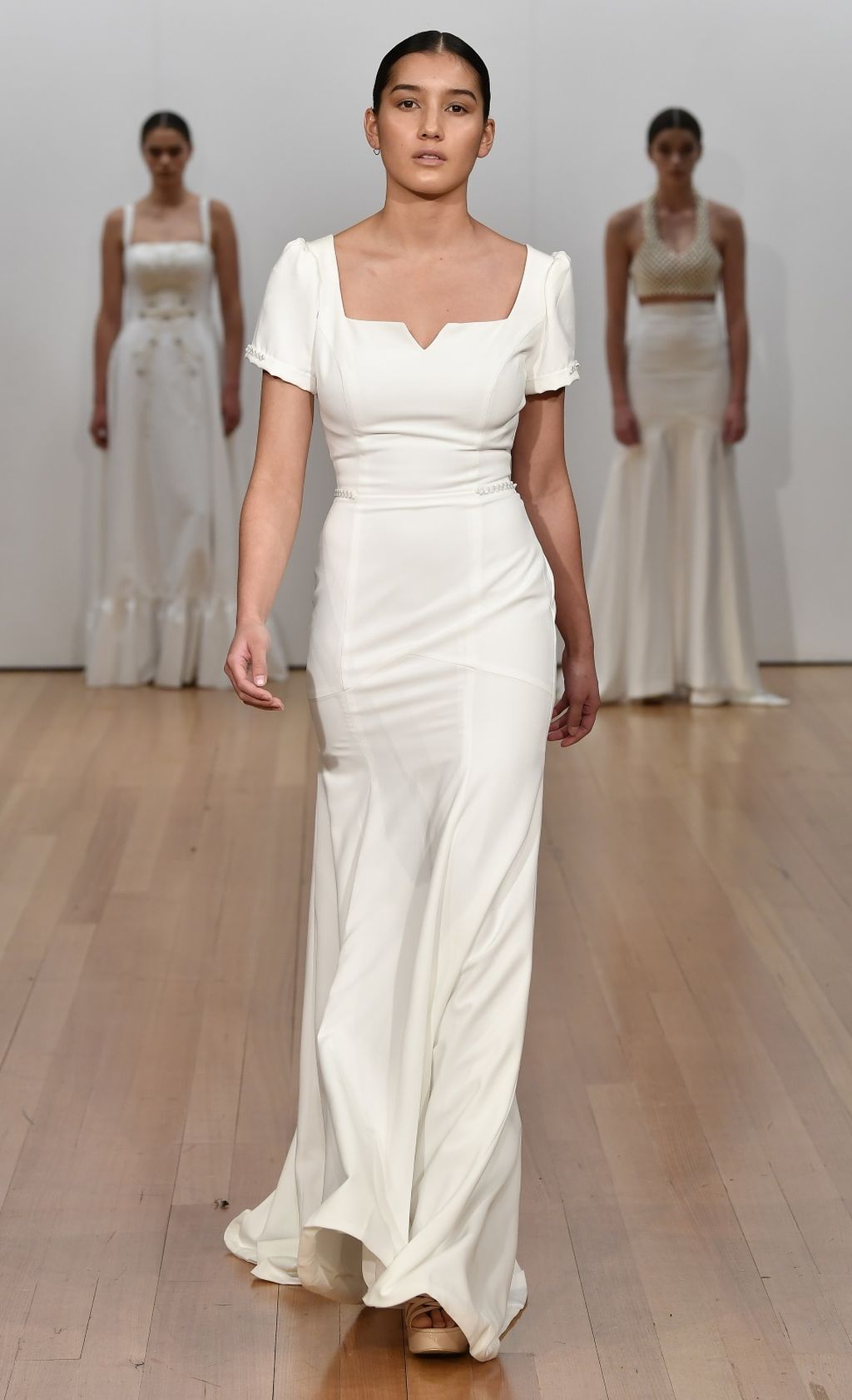 Vjenčanica sa četvrtastim izrezom brenda Ivory and Stone Bridal