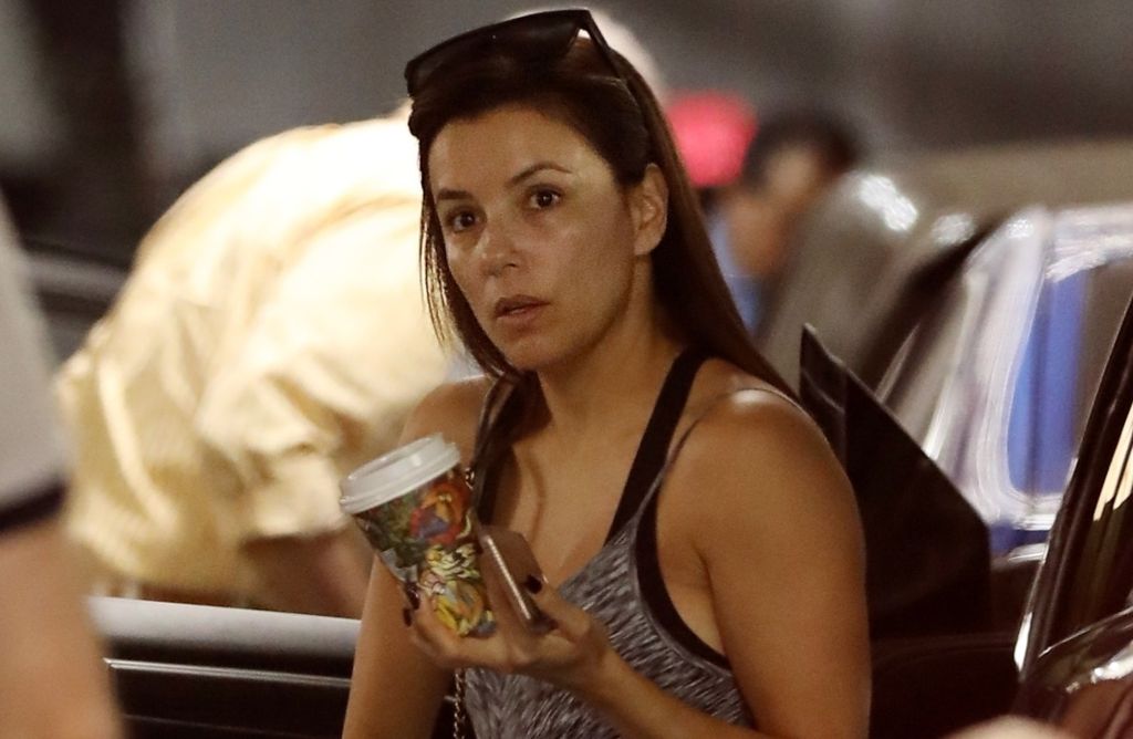 Eva Longoria u dugačkom kombinezonu i natikačama - 5