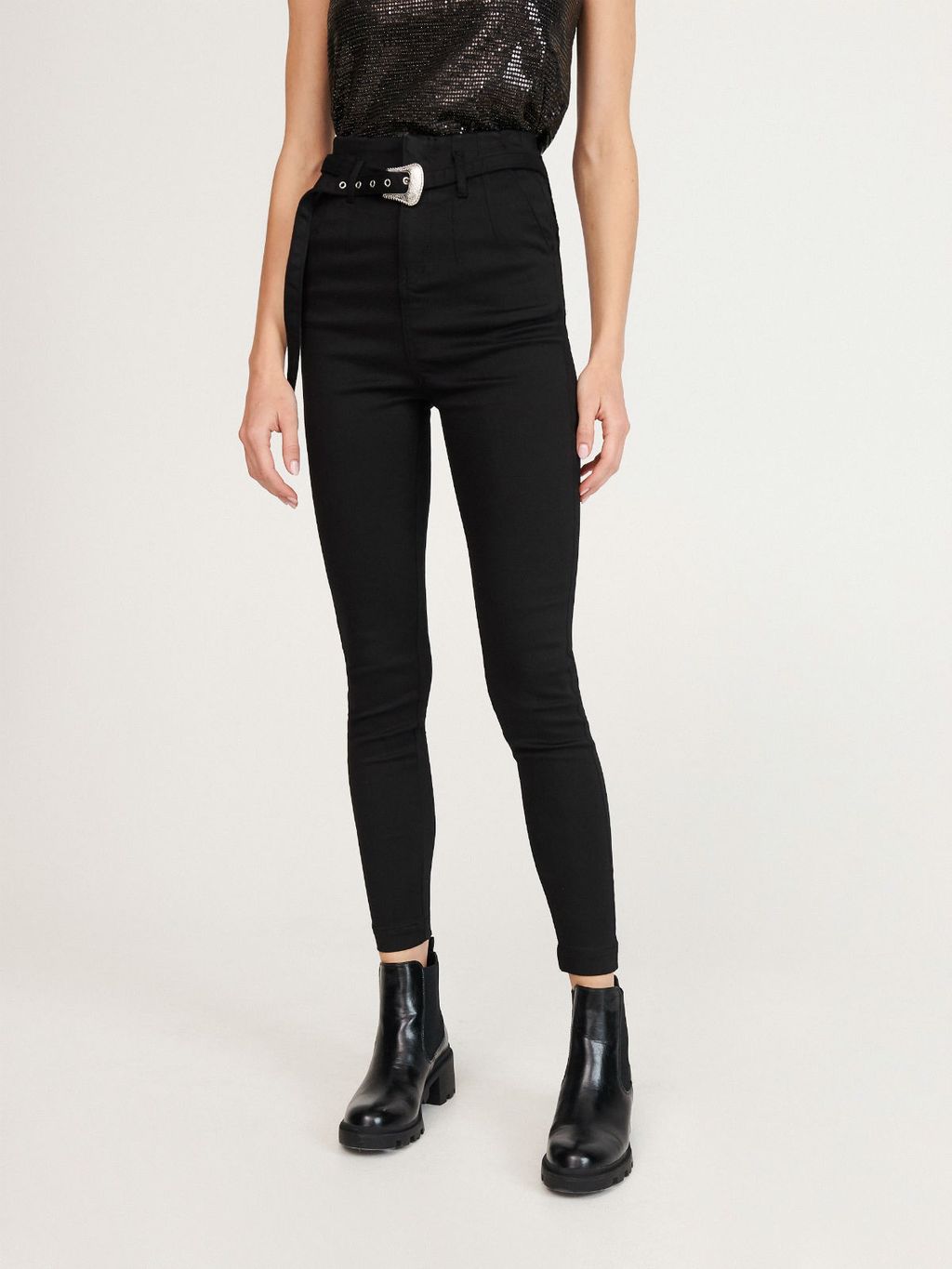 Crne skinny hlače iz trgovina 2019. - 4