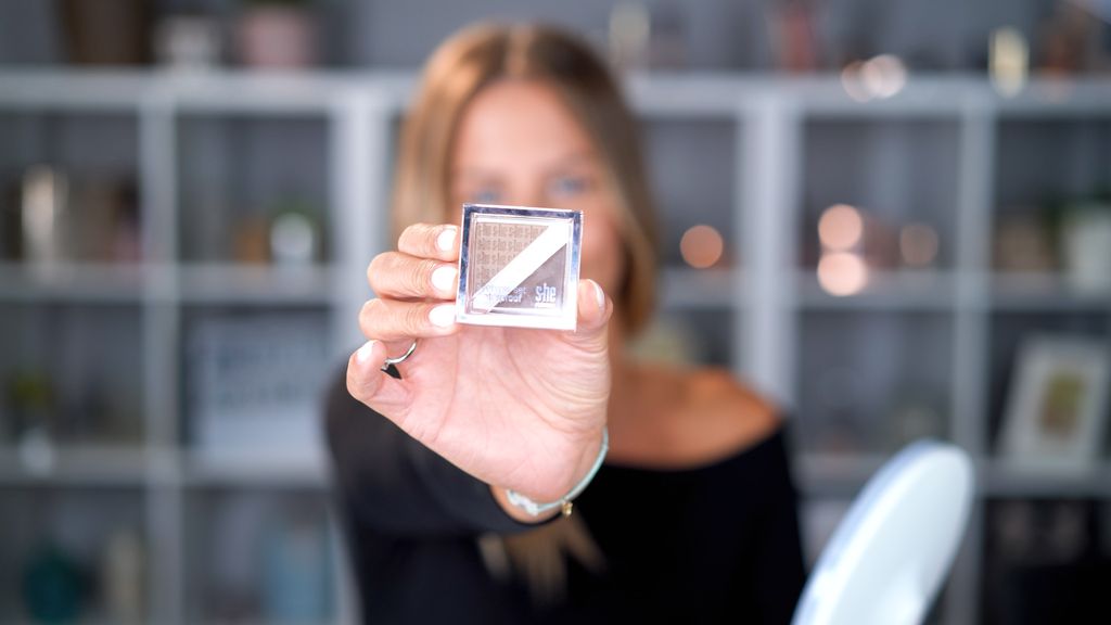 She sjenilo za obrve