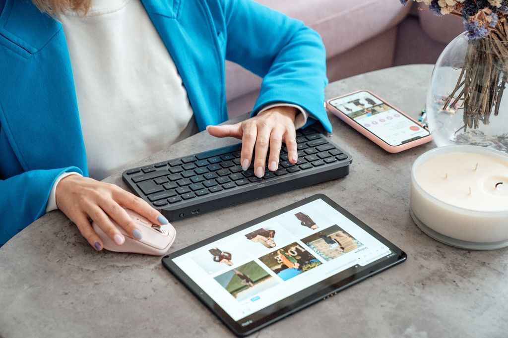 Kreativna modna influencerica Matea Miljan i njezina pomagačica Logitech tipkovnica MX Keys Mini - 38