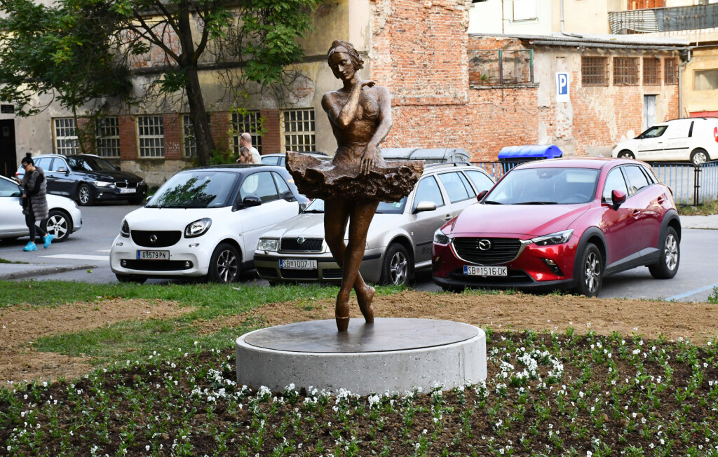 Skulptura Miji Čorak Slavenskoj - 4