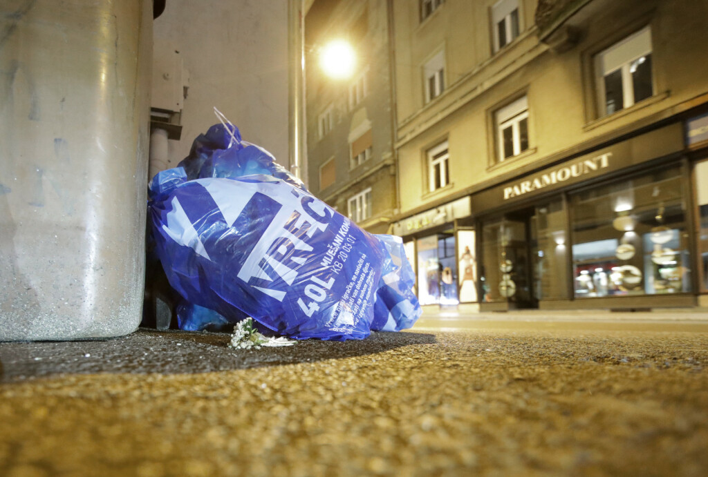 Miješani otpad baca se u plave vrećice
