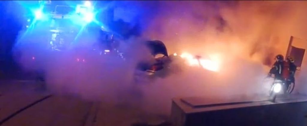 Izgorio automobil u ulici Požarinje