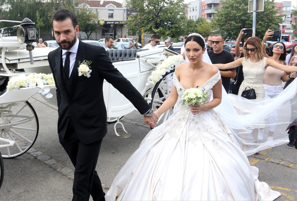 Aleksandra Prijović udala se u vjenčanici dizajnerice Tijane Todorović