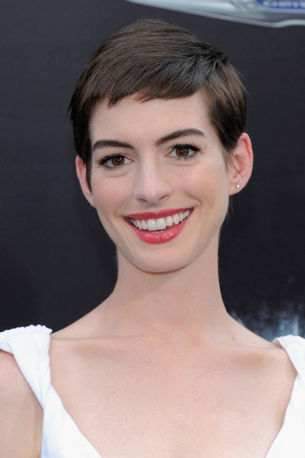 Anne Hathaway odrezala je kosu zbog uloge