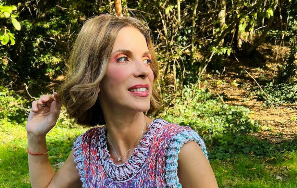 Bojana Gregorić Vejzović u pletenoj haljini i bijelim tenisicama brenda Golden Goose - 5