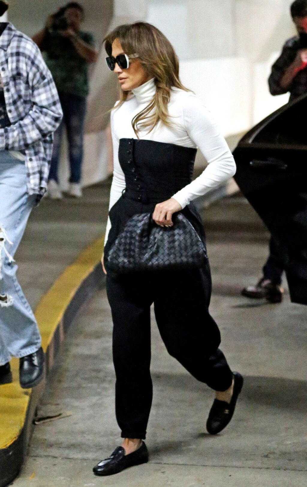 Jennifer Lopez u mokasinama modne kuće Chanel