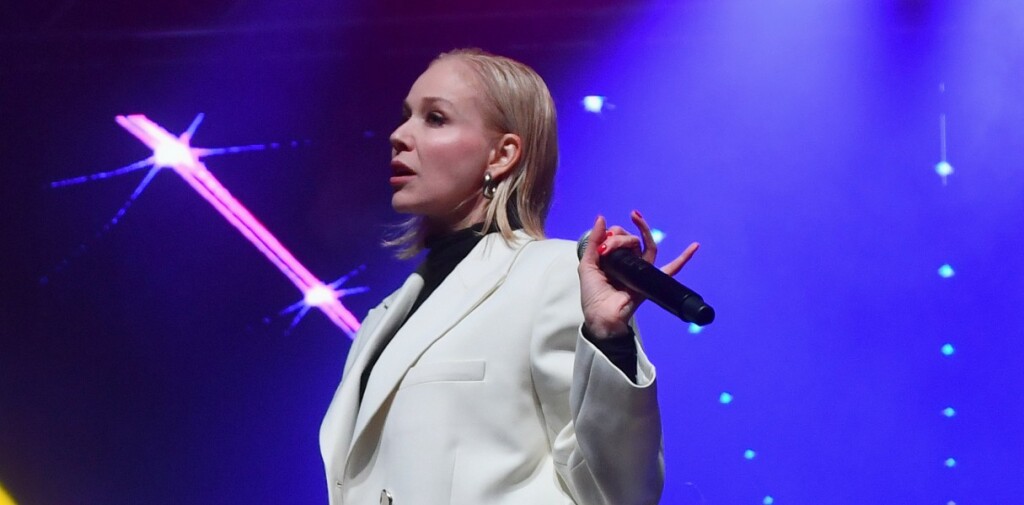 Jelena Rozga u Miu Miu čizmama na Bučijadi - 4