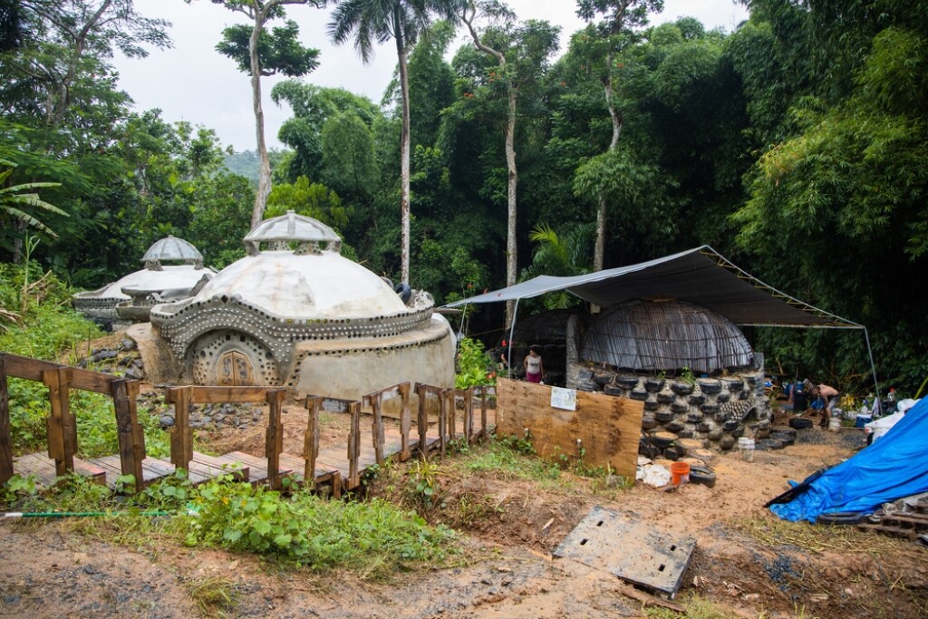 Earthship - 3